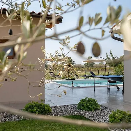 Wonderful Mattuzzi With Private Pool Near The Town By Wiibuk