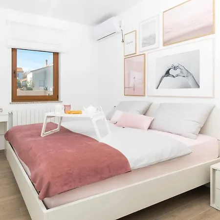 Wonderful Mattuzzi With Private Pool Near The Town By Wiibuk Pula