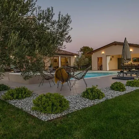 Wonderful Mattuzzi With Private Pool Near The Town By Wiibuk Pula