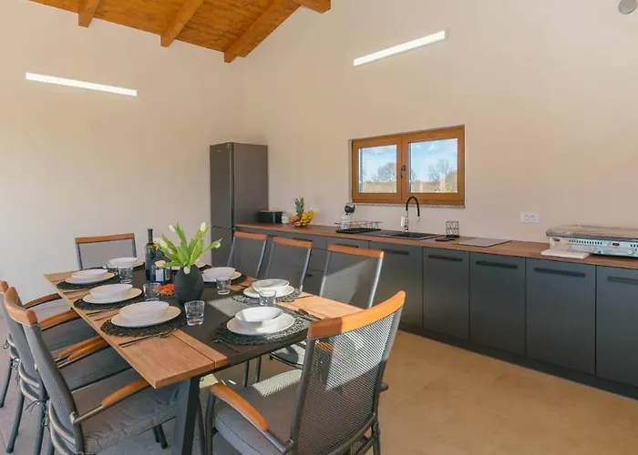 Wonderful Mattuzzi With Private Pool Near The Town By Wiibuk Villa
