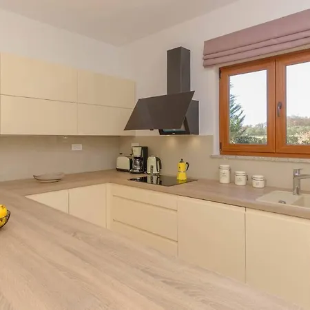 Wonderful Mattuzzi With Private Pool Near The Town By Wiibuk Pula