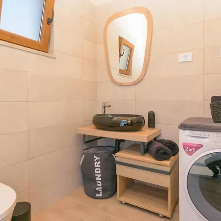 Wonderful Mattuzzi With Private Pool Near The Town By Wiibuk Villa Pula