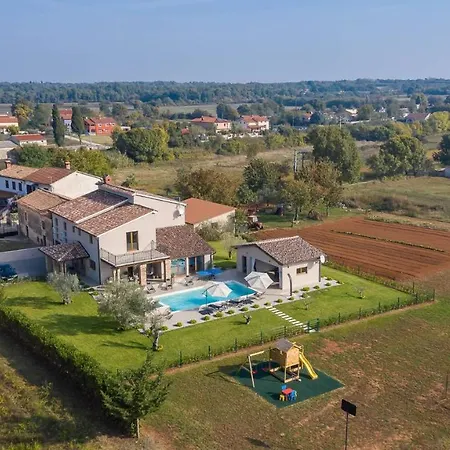 Wonderful Mattuzzi With Private Pool Near The Town By Wiibuk