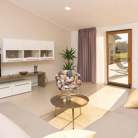 Wonderful Mattuzzi With Private Pool Near The Town By Wiibuk Villa