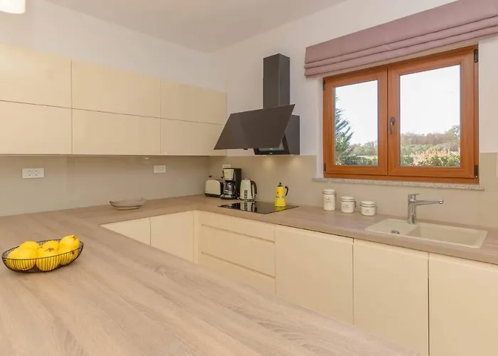 Wonderful Mattuzzi With Private Pool Near The Town By Wiibuk Pula