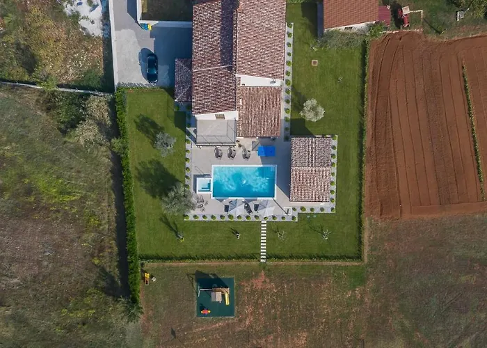 Wonderful Mattuzzi With Private Pool Near The Town By Wiibuk