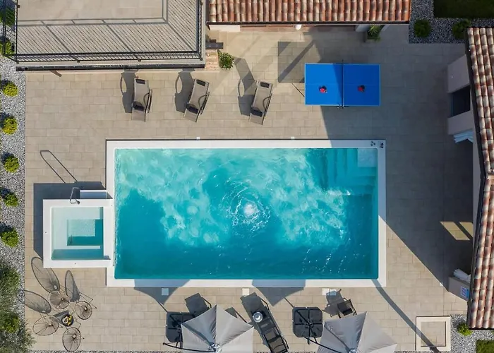 Wonderful Mattuzzi With Private Pool Near The Town By Wiibuk فيلة