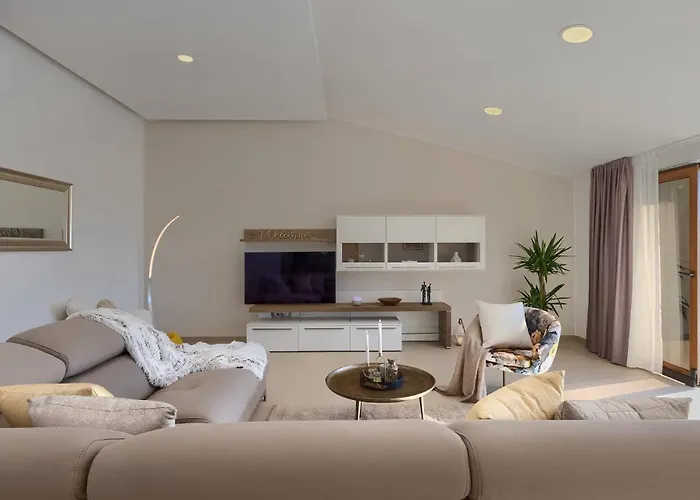 Vila Wonderful Mattuzzi With Private Pool Near The Town By Wiibuk *