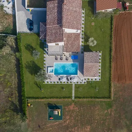 Wonderful Mattuzzi With Private Pool Near The Town By Wiibuk