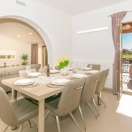 Wonderful Mattuzzi With Private Pool Near The Town By Wiibuk *